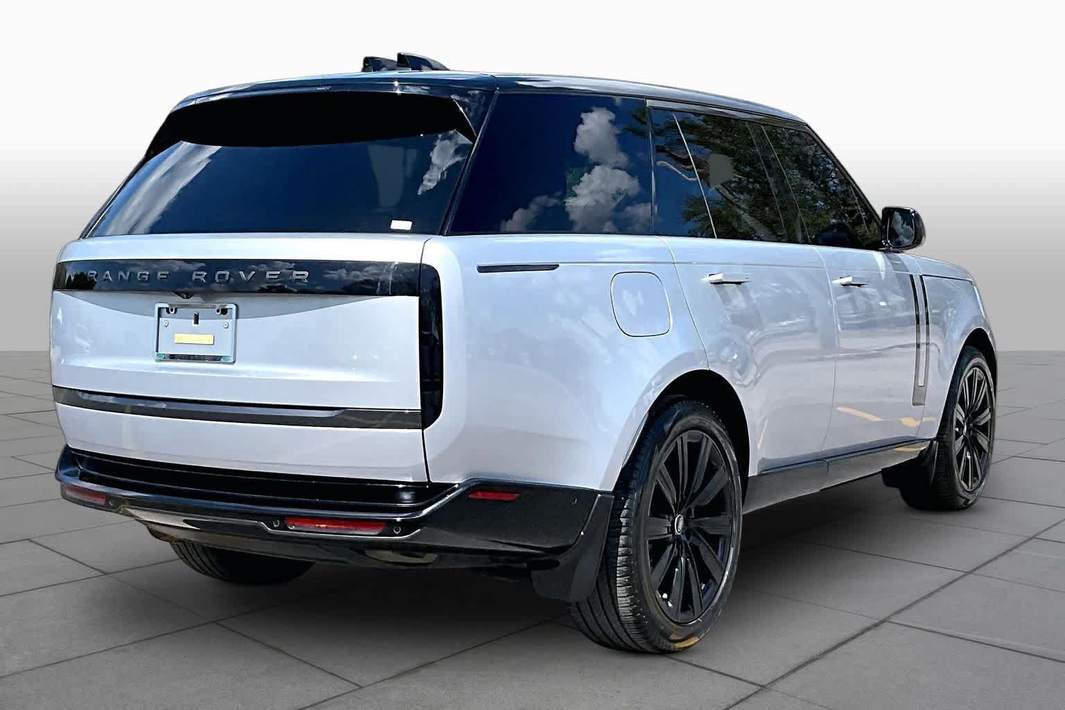 Used 2025 Land Rover Range Rover SE AWD/4WD image 23