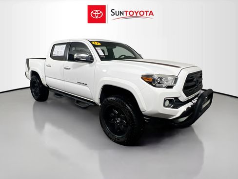 Used 2017 Toyota Tacoma Limited w/ Tow Package AWD/4WD image 1
