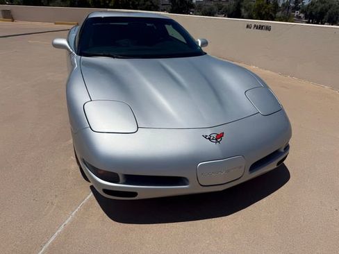 Used 1998 Chevrolet Corvette Coupe w/ Roof Pkg RWD image 14