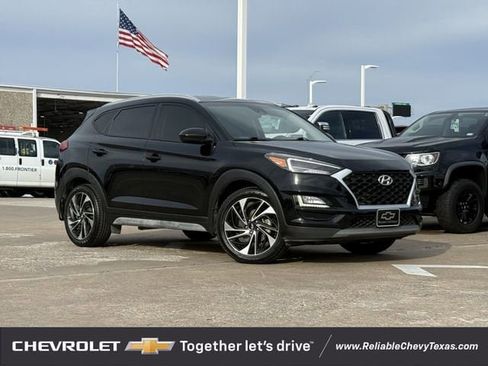 Used 2019 Hyundai Tucson Sport FWD image 2