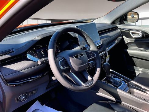 New 2026 Jeep Compass Latitude image 7