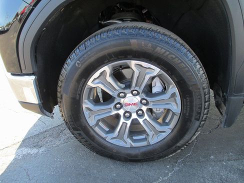 Certified 2025 GMC Sierra 1500 SLT w/ SLT Convenience Package image 14