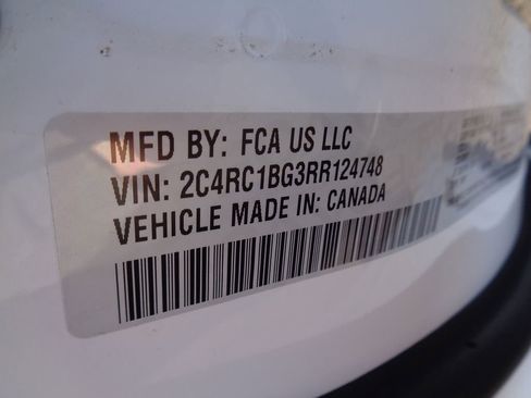 Certified 2024 Chrysler Pacifica Touring-L image 20