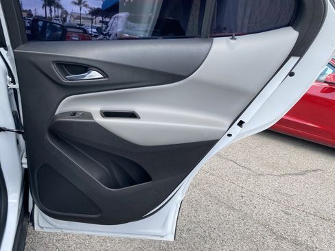 Used 2020 Chevrolet Equinox LS image 20