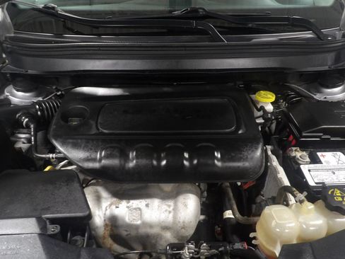 Used 2020 Jeep Cherokee Latitude w/ Cold Weather Group AWD/4WD image 18