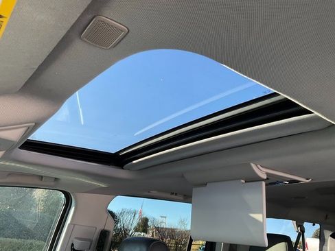 Used 2018 Cadillac Escalade ESV Luxury image 9