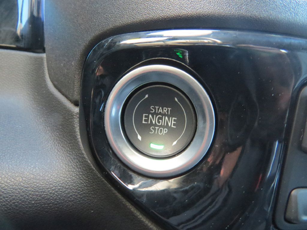Certified 2025 Chevrolet Silverado 2500 LTZ w/ LTZ Convenience Package AWD/4WD image 24