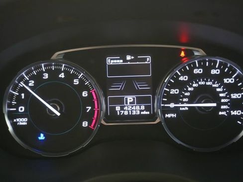 Used 2017 Subaru Forester 2.5i Touring AWD/4WD image 11