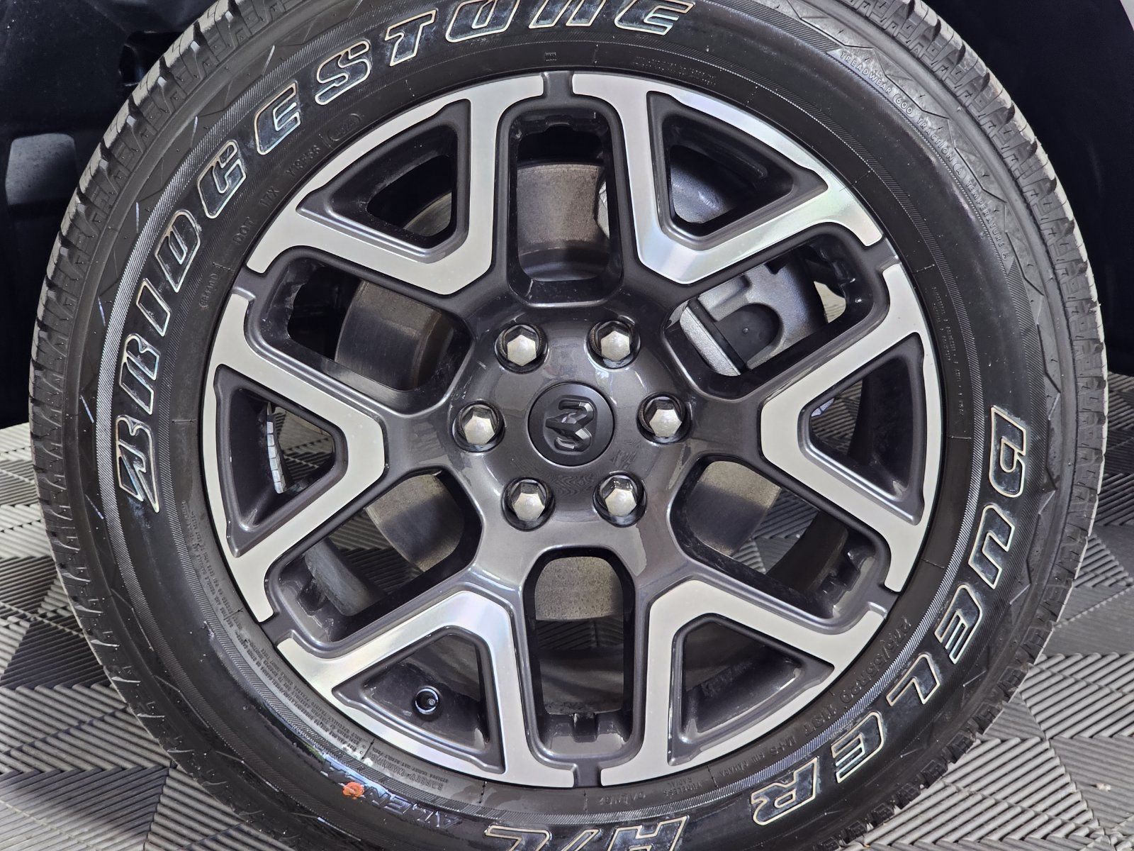 Used 2025 RAM 1500 Laramie w/ Sport Appearance Package AWD/4WD image 38