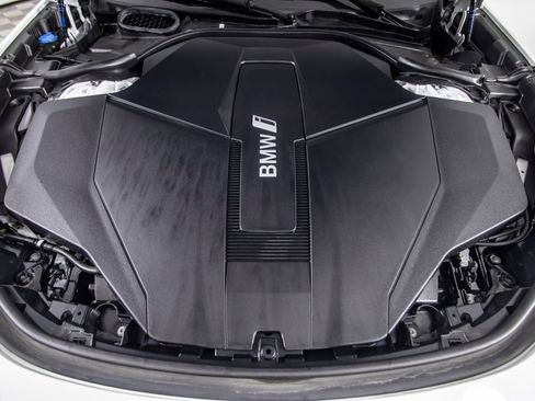 Used 2023 BMW i7 xDrive60 AWD/4WD image 50