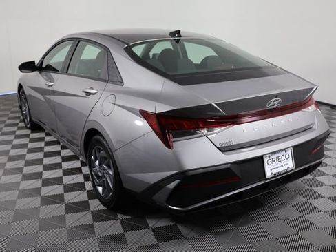 Used 2024 Hyundai Elantra SEL FWD image 6