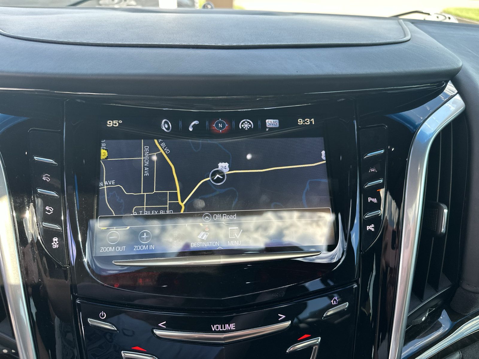 Used 2019 Cadillac Escalade ESV Platinum AWD/4WD image 23