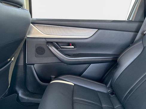 Used 2024 MAZDA CX-90 3.3 Turbo w/ Preferred Plus AWD/4WD image 17