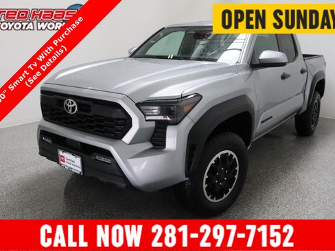Certified 2025 Toyota Tacoma TRD Off-Road AWD/4WD image 1