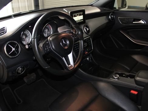 Used 2014 Mercedes-Benz CLA 250 image 18
