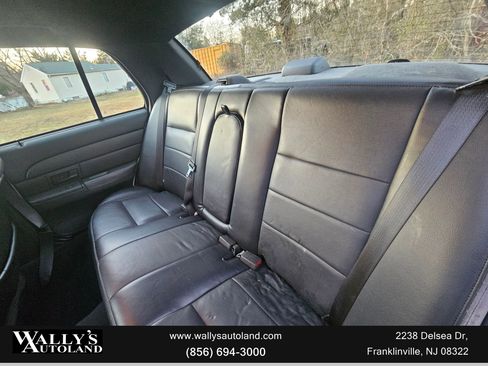 Used 2003 Ford Crown Victoria LX image 19
