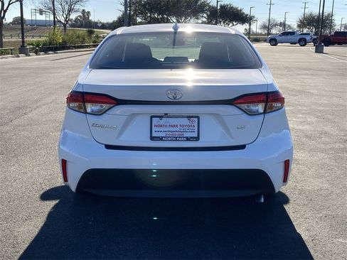 New 2026 Toyota Corolla LE image 6