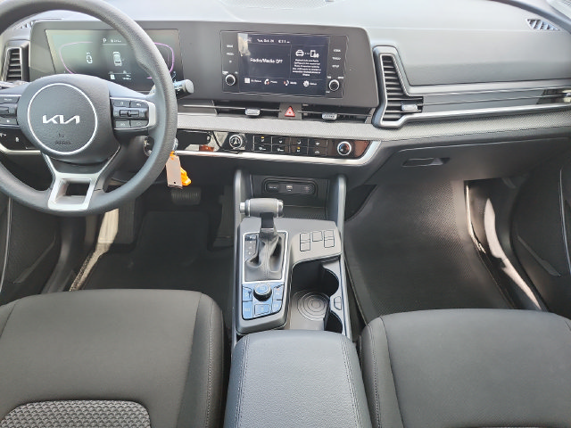 Used 2025 Kia Sportage LX FWD image 19