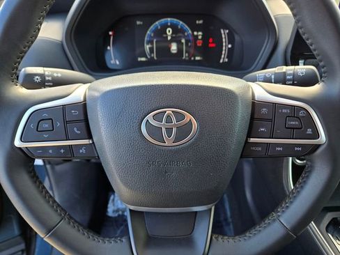 Certified 2025 Toyota Grand Highlander AWD image 20