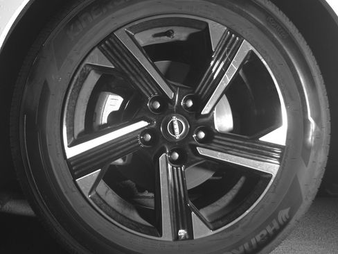 Used 2025 Nissan Sentra SV image 12