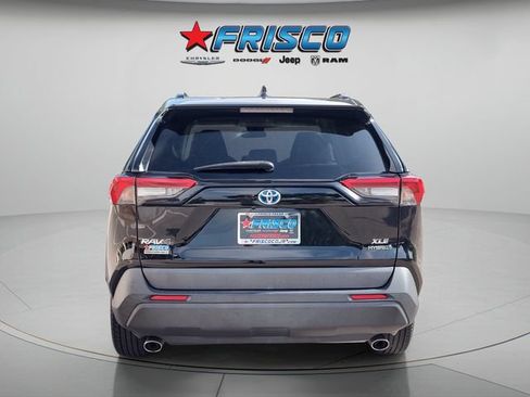 Used 2022 Toyota RAV4 XLE AWD/4WD image 6