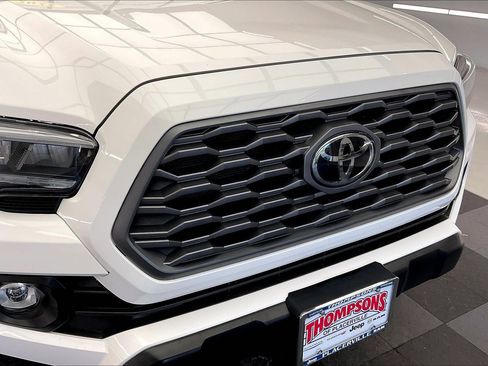 Used 2022 Toyota Tacoma TRD Off-Road image 29