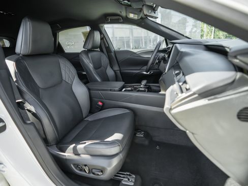 Used 2023 Lexus RX 350 Premium image 40