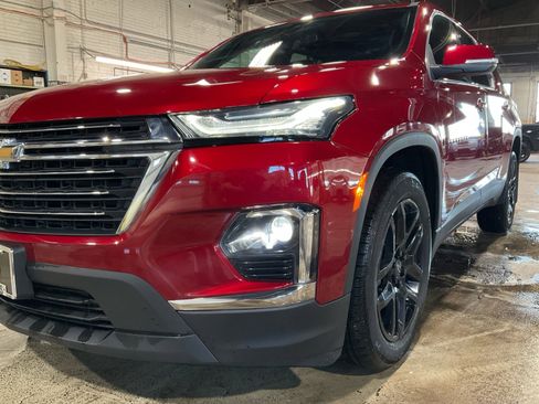 Used 2023 Chevrolet Traverse LT image 19