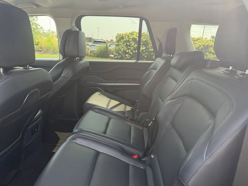 Used 2026 Lincoln Navigator L Premier AWD/4WD image 6