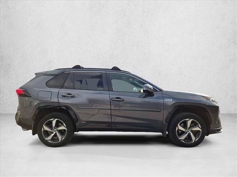 Used 2021 Toyota RAV4 SE w/ Weather & Moonroof Package AWD/4WD image 4