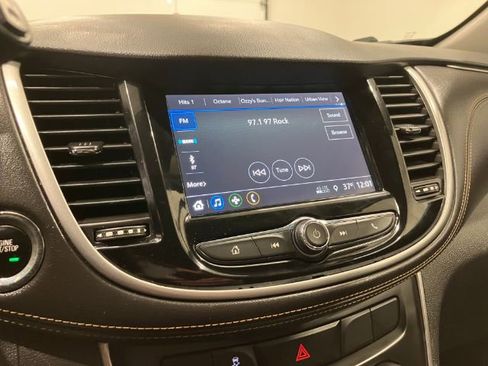 Used 2018 Chevrolet Trax LT w/ LT Convenience Package image 25