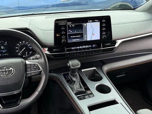 Used 2021 Toyota Sienna XSE image 24