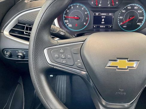 Used 2025 Chevrolet Malibu LT FWD image 18