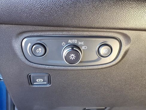 Used 2022 GMC Terrain SLT w/ Infotainment Package II image 16