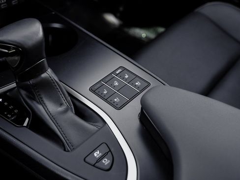 Used 2023 Lexus UX 250h FWD w/ Premium Package image 27