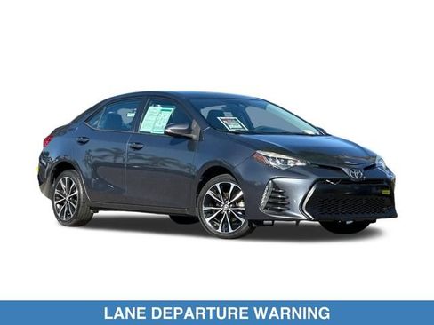 Used 2017 Toyota Corolla SE FWD image 2