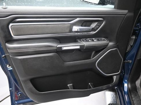 Used 2023 RAM 1500 Laramie AWD/4WD image 7