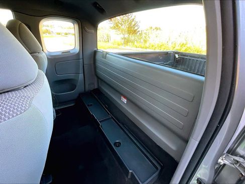 Used 2015 Toyota Tacoma 2WD Access Cab image 19