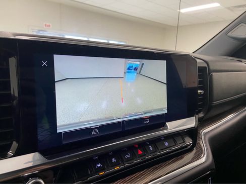 Used 2023 GMC Sierra 1500 SLE AWD/4WD image 29