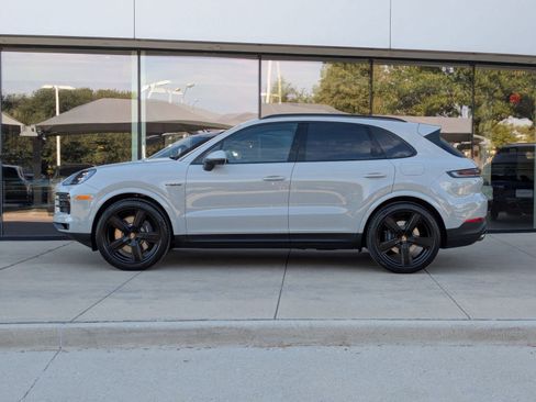 New 2026 Porsche Cayenne E-Hybrid image 2