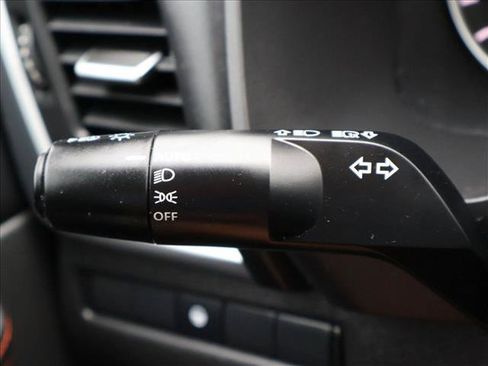 Used 2025 Nissan Rogue SV AWD/4WD image 16