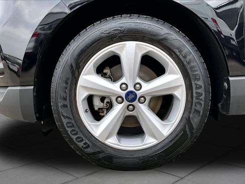 Certified 2019 Ford Edge SE FWD image 13