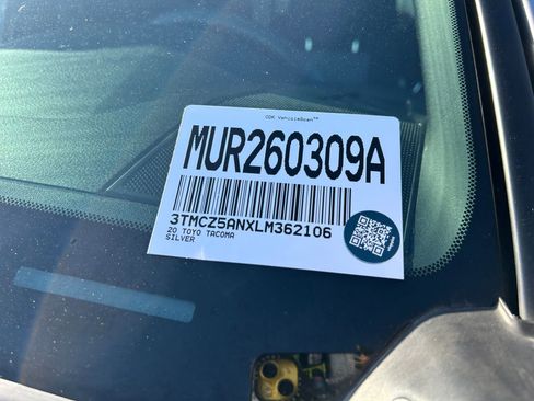 Certified 2020 Toyota Tacoma TRD Off-Road image 31