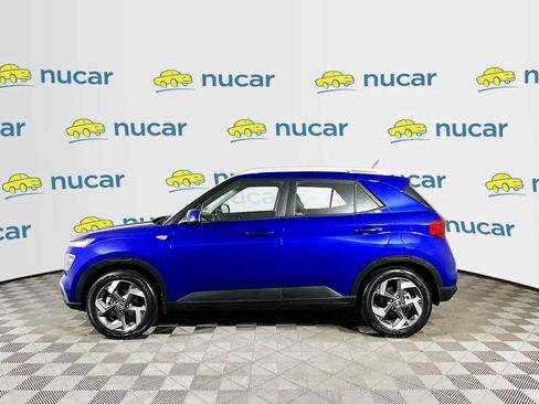 Certified 2025 Hyundai Venue Limited FWD image 4