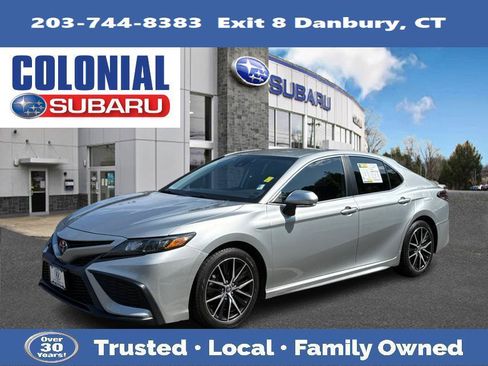Used 2021 Toyota Camry SE w/ Cold Weather Package AWD/4WD image 1