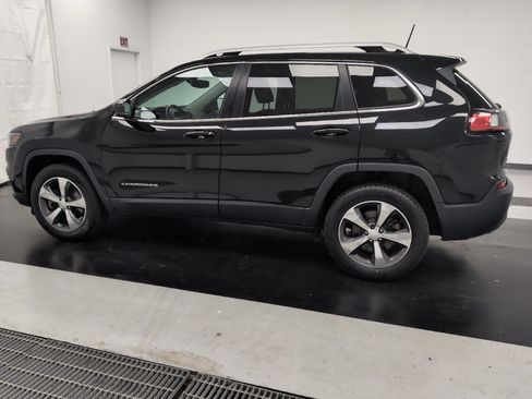 Used 2019 Jeep Cherokee Limited AWD/4WD image 3