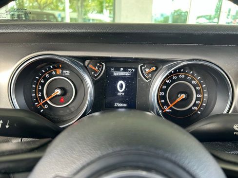 Used 2022 Jeep Gladiator Sport image 25