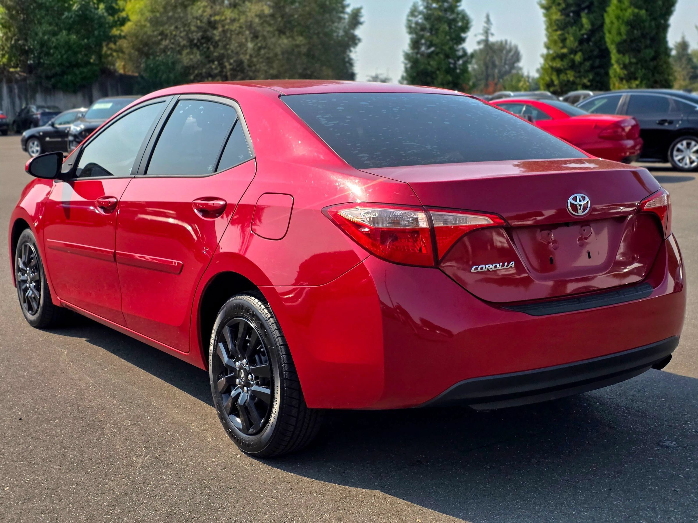 Used 2017 Toyota Corolla LE w/ Carpet Mat Package (TMS) FWD image 9