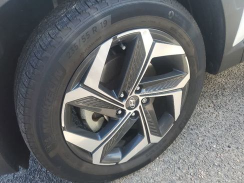 Used 2023 Hyundai Tucson Limited AWD/4WD image 2
