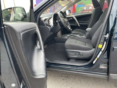 Used 2018 Toyota RAV4 XLE AWD/4WD image 14